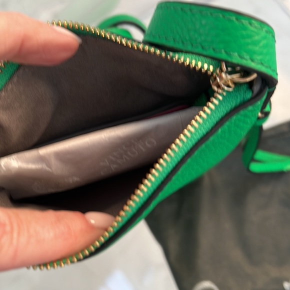 BRAND NEW W TAGS VINCE CAMUTO W DUST BAG - Picture 4 of 5